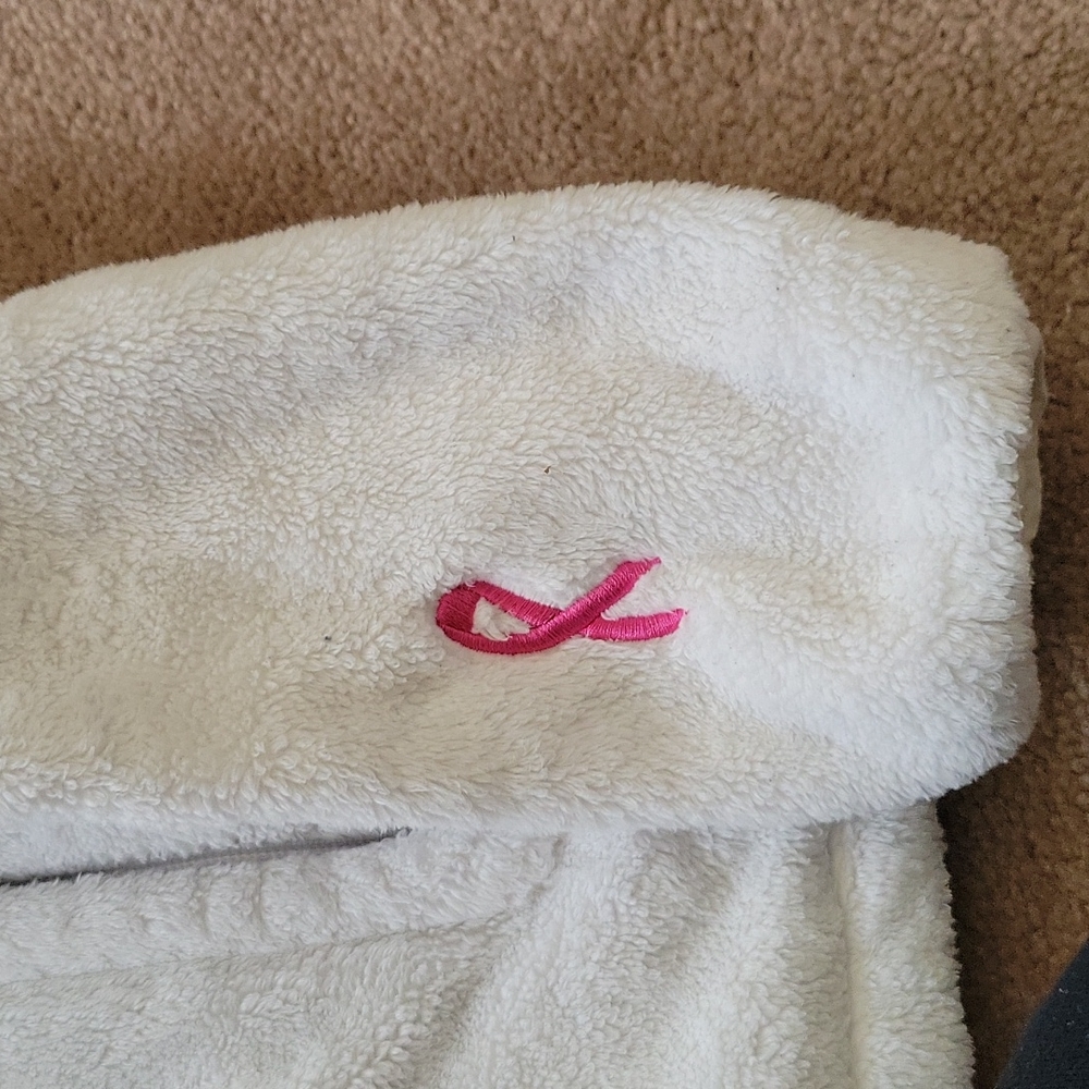 The North Face Limited Edition Breast Cancer Jacket - Picture 4 of 10